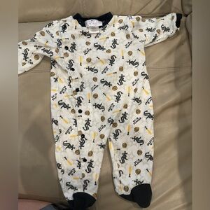 Chicago White Sox Footed Onesie in 6-9 Mos